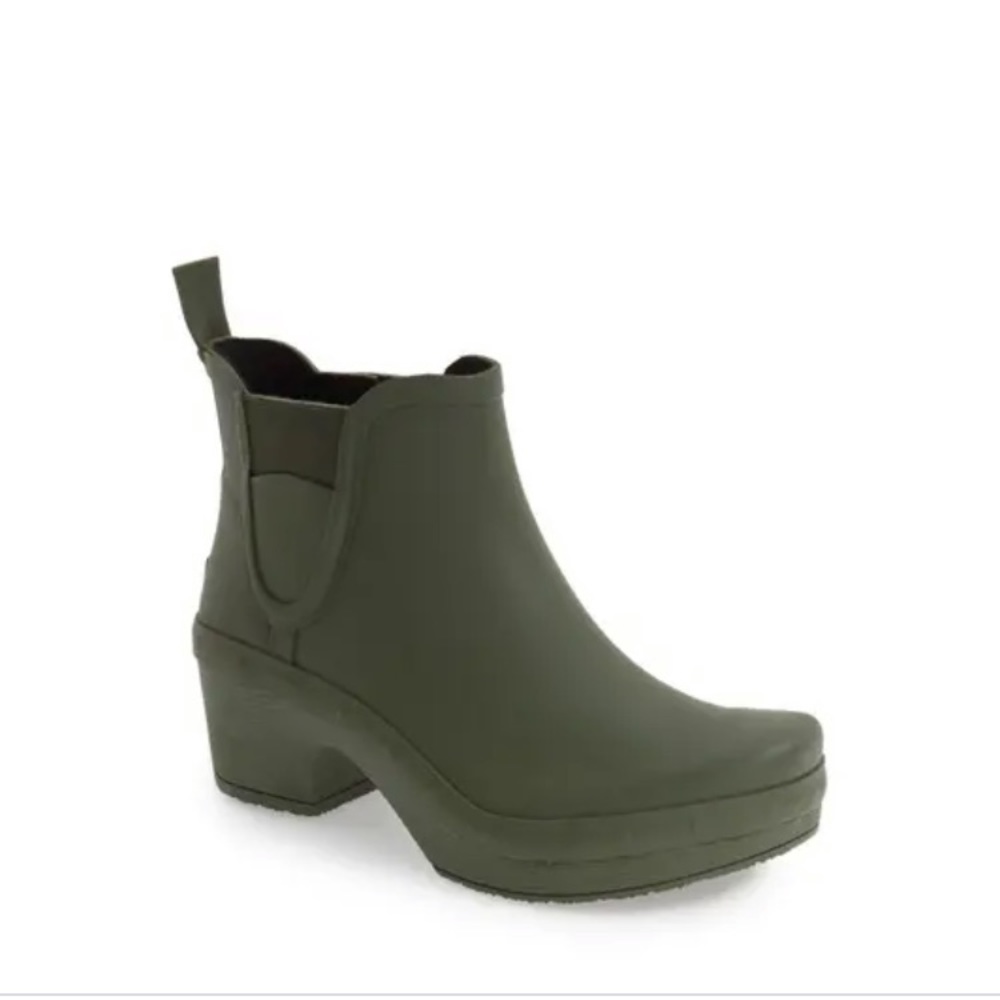 ISO Dansko Rosa Boots